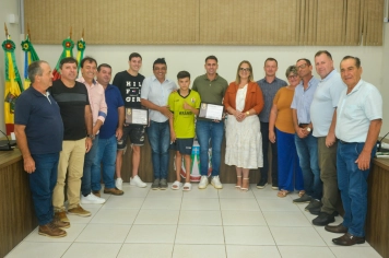 Foto - HOMENAGEM À DESPORTISTAS