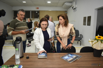 Foto - Câmara concede Certificado de Reconhecimento à Roseli Schneider