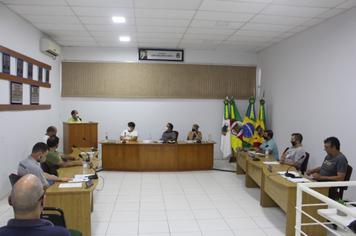 Na sessão da Câmara de Vereadores de Fazenda Vilanova desta segunda-feira, 01 de novembro, foram aprovadas indicações, projeto de lei e discutidas pautas relativas ao Legislativo.