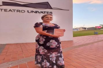 Vereadora de Fazenda Vilanova representou o município no Piccadilly Inspira