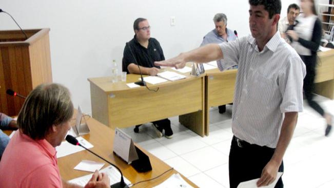 Renato Costa assume cadeira na Câmara