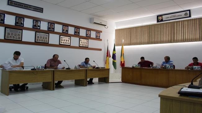 Vereadores aprovam reajuste para servidores